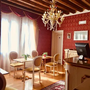 https://locanda-correr.hotelinveneto.com